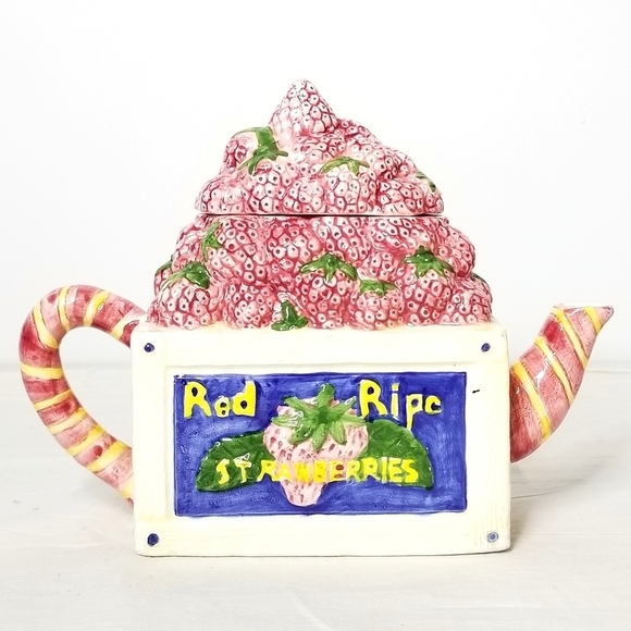 Vintage 1995 Red Ripe Strawberries Cardinal Inc. Ceramic Teapot, Collectible - Picture 2 of 11